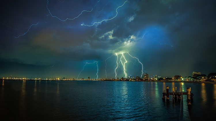 雷電