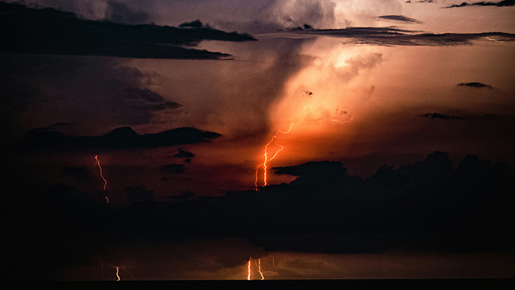 雷電