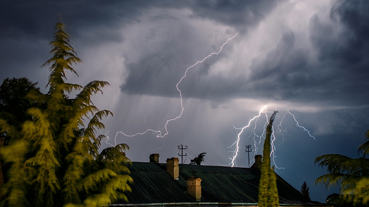 雷電