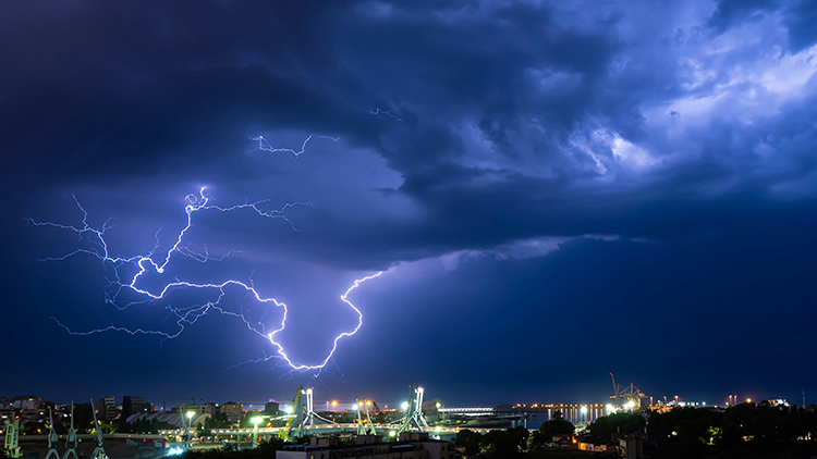 雷電