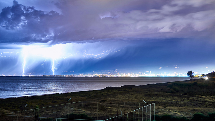 雷電