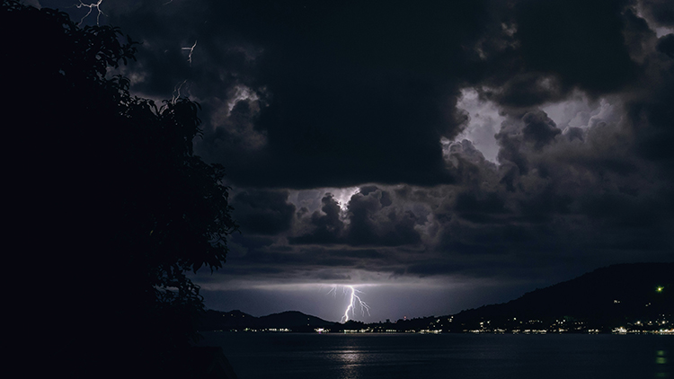 雷擊