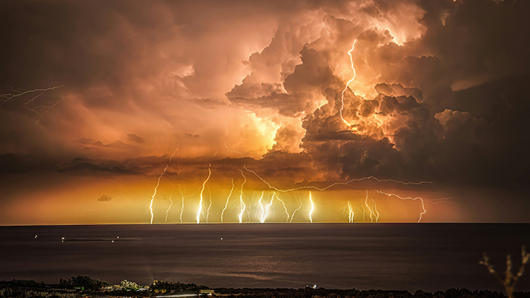 雷電